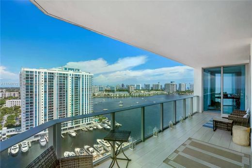 Luxury home in North Miami Beach, Miami-Dade