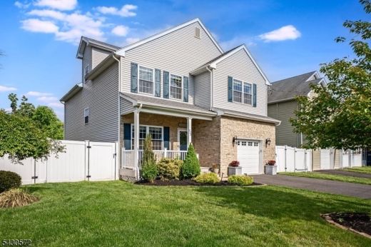 Luxury home in Dunellen, Middlesex County