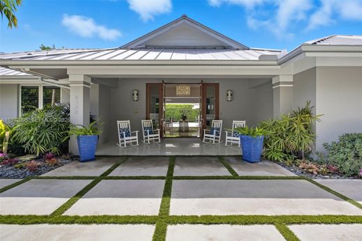 Luxury home in Pinecrest, Hillsborough County