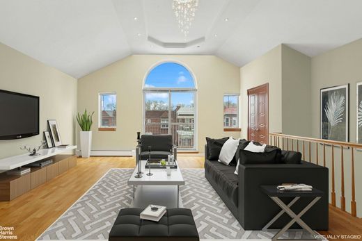 Apartment / Etagenwohnung in Dyker Heights, Kings County