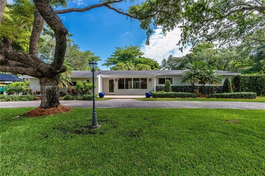 Luxury home in Pinecrest, Hillsborough County