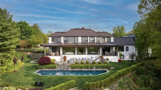 Luxury home in Irvington, Westchester County