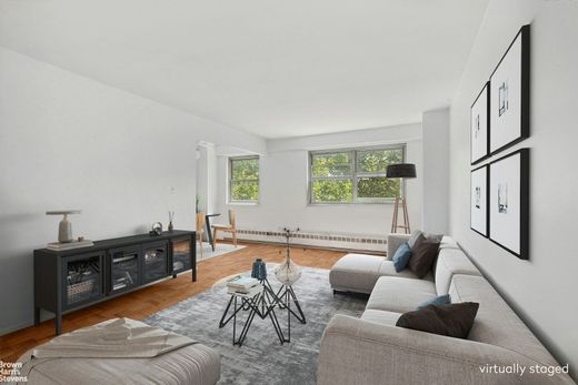 Apartment / Etagenwohnung in Brooklyn, Kings County