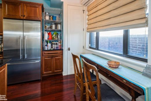 Apartament w Kew Gardens, Queens County