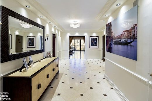 아파트 / Midtown East, New York County