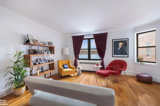 Apartment in Washington Heights, New York County