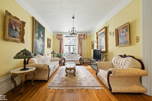Apartment / Etagenwohnung in Morningside Heights, New York County