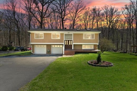Luxe woning in Mohegan Lake, Westchester County
