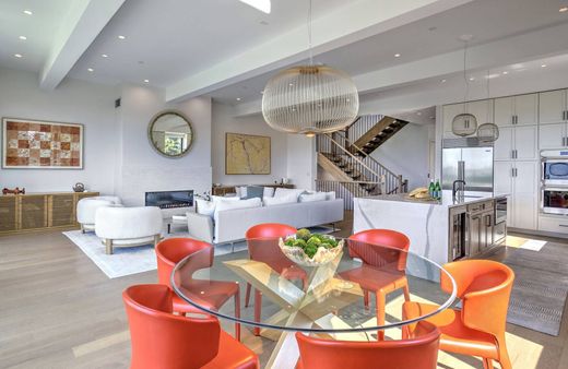 Luxury home in Peapack, Somerset County