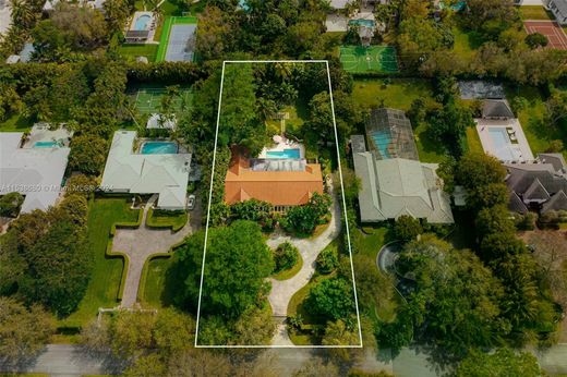 Luxury home in Pinecrest, Hillsborough County