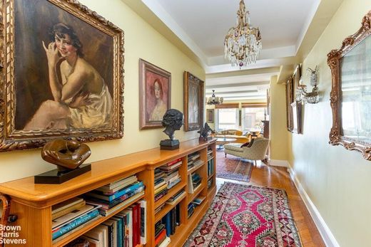 Apartment in Midtown East, New York County