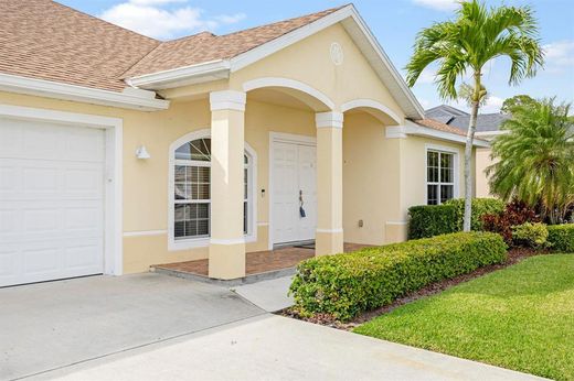 Luxury home in Rockledge, Brevard County