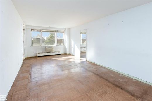 Apartment / Etagenwohnung in Riverdale, Bronx
