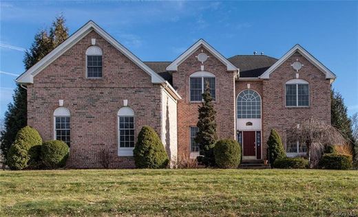 Luxury home in Wappingers Falls, Dutchess County