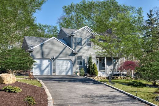 Luxury home in North Sea, Suffolk County