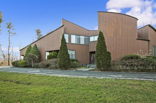 Luxury home in Purchase, Westchester County