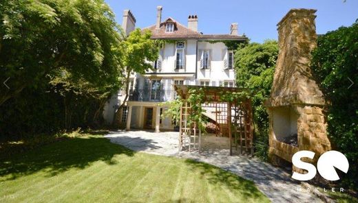 Villa en Yverdon-les-Bains, Jura-Nord vaudois District