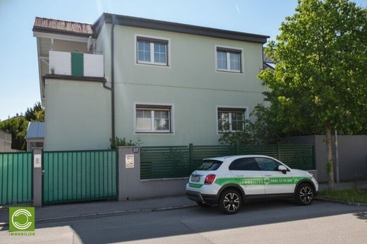 Luxury home in Perchtoldsdorf, Politischer Bezirk Mödling