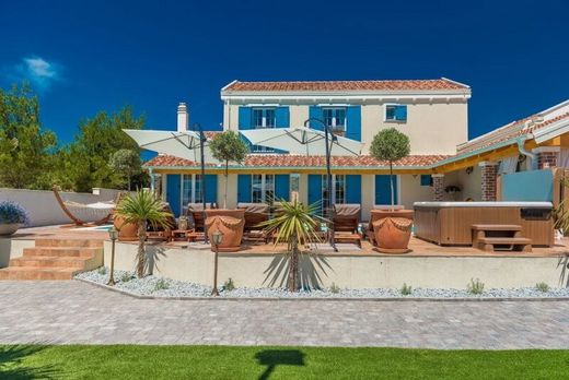 Luxe woning in Pridraga, Zadar