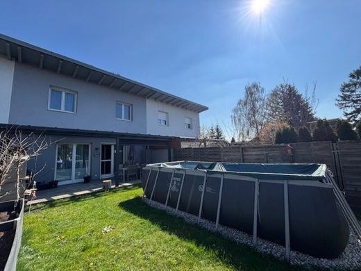 Luxury home in Strasshof an der Nordbahn, Politischer Bezirk Gänserndorf