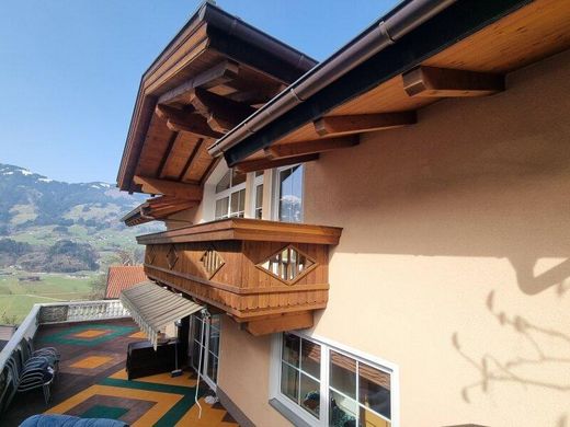 Luxe woning in Hart im Zillertal, Politischer Bezirk Schwaz