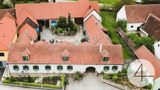 Maison de luxe à Röhrenbach, Politischer Bezirk Horn