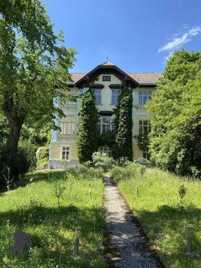 Вилла, Хинтербрюль, Politischer Bezirk Mödling