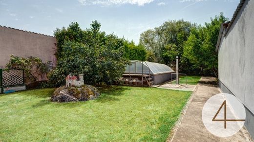 Luxury home in Untersiebenbrunn, Politischer Bezirk Gänserndorf