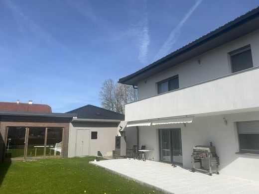 Casa di lusso a Neuhofen im Innkreis, Politischer Bezirk Ried im Innkreis