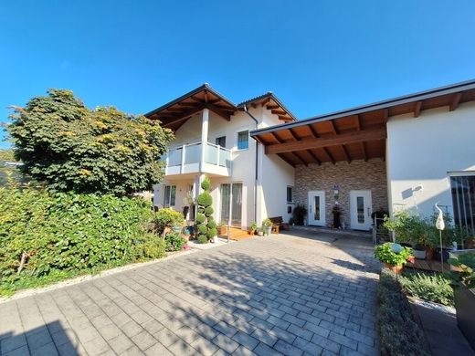 Casa de lujo en Mattighofen, Politischer Bezirk Braunau am Inn