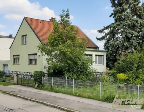 Land in Gerasdorf bei Wien, Politischer Bezirk Korneuburg