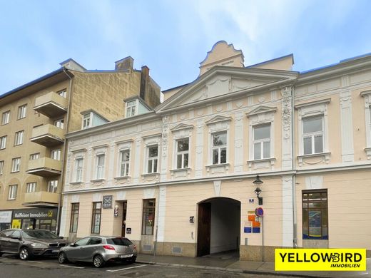 Office in Baden bei Wien, Politischer Bezirk Baden