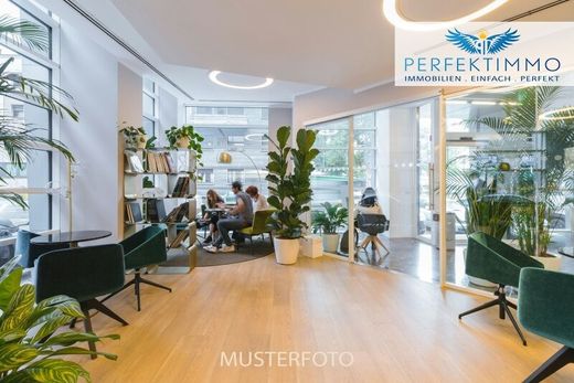 Офис, Oberndorf in Tirol, Politischer Bezirk Kitzbühel