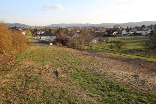 Land in Leobendorf, Politischer Bezirk Korneuburg