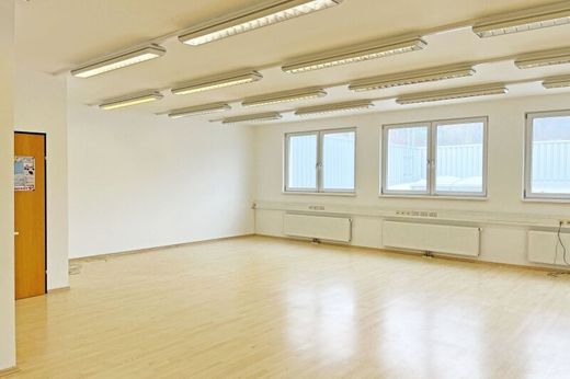 Biuro w Pressbaum, Politischer Bezirk Sankt Pölten