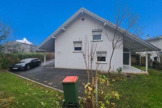 Lüks ev Altach, Politischer Bezirk Feldkirch