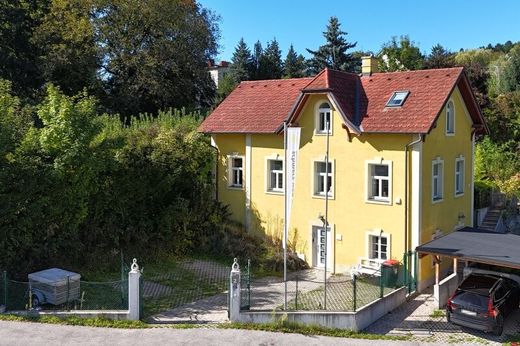 Luxury home in Pressbaum, Politischer Bezirk Sankt Pölten