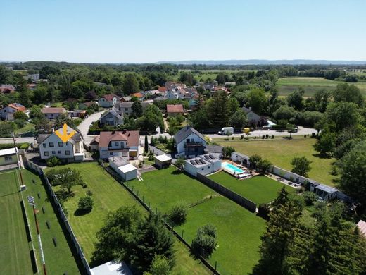 Lüks ev Moosbrunn, Politischer Bezirk Bruck an der Leitha