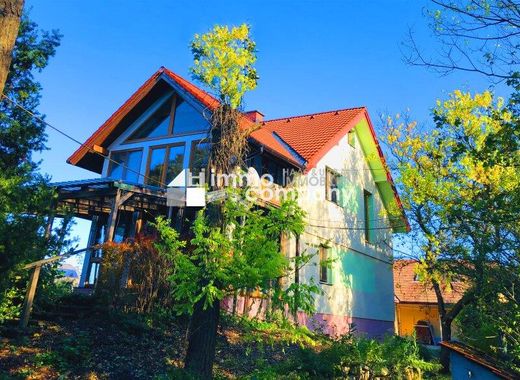 Luxury home in Kaisersteinbruch, Politischer Bezirk Neusiedl am See