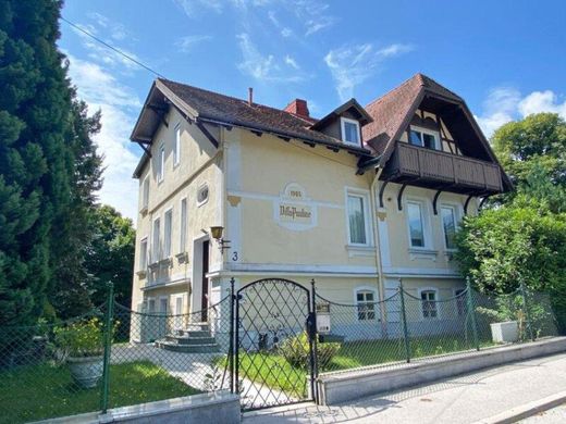 Luxury home in Pressbaum, Politischer Bezirk Sankt Pölten