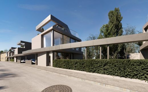 Luxury home in Enzersfeld, Politischer Bezirk Korneuburg