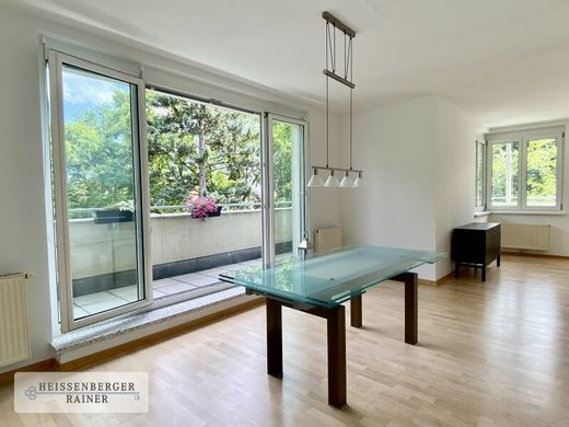 Penthouse in Baden bei Wien, Politischer Bezirk Baden