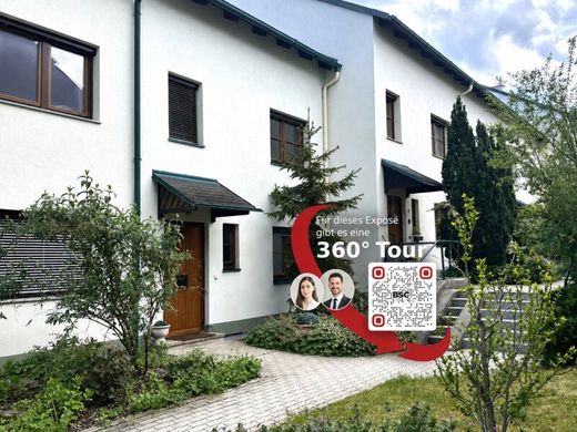 Luxury home in Brunn am Gebirge, Politischer Bezirk Mödling