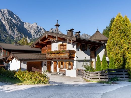 Villa Leogang, Politischer Bezirk Zell am See