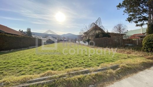 Land in Sooss, Politischer Bezirk Baden