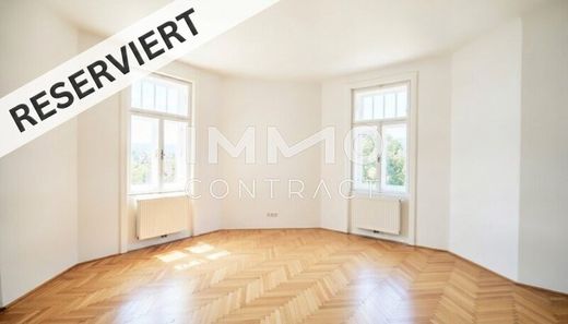 Apartment in Baden bei Wien, Politischer Bezirk Baden
