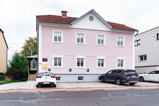 办公室  Neuhofen an der Krems, Politischer Bezirk Linz-Land