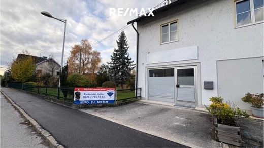 Escritório - Laakirchen, Politischer Bezirk Gmunden