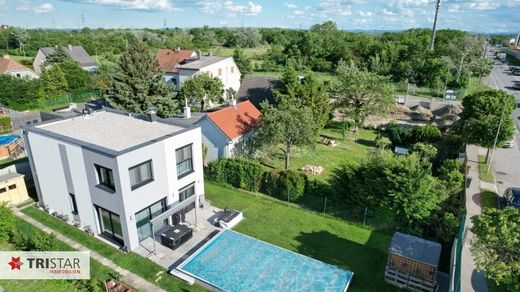 Luxury home in Leopoldsdorf, Politischer Bezirk Bruck an der Leitha