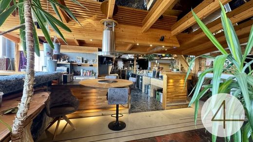 호화 저택 / Retz, Politischer Bezirk Hollabrunn